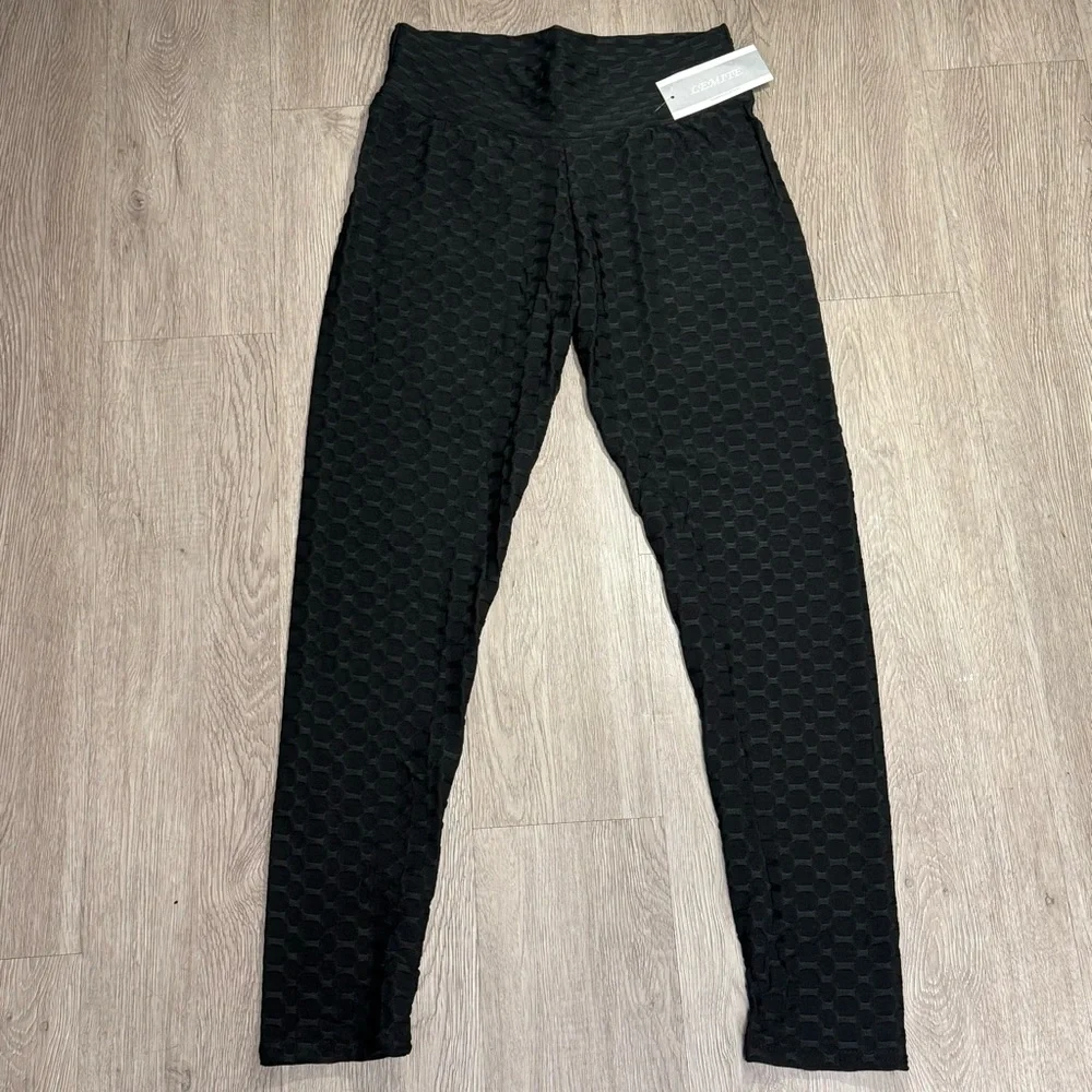 New Women Workout Black Textured Scrunch Bum Leggings Sizes S - Picture 3 of 9